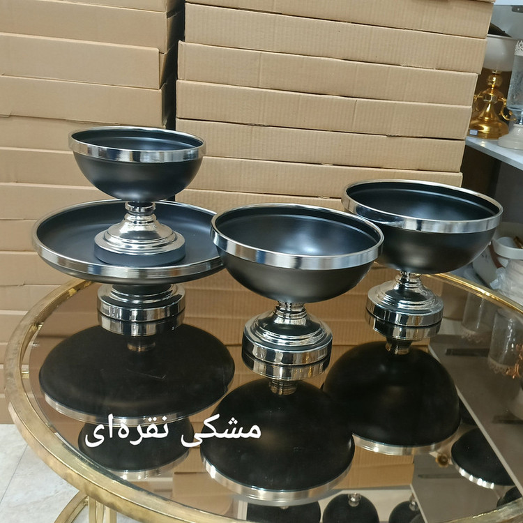سرویس پذیرایی فلزی پایهدار مدل دایرهای، مجموعه 4 عددی شامل میوهخوری، شیرینیخوری، آجیلخوری و شکلاتخوری، مناسب شستشو با دست