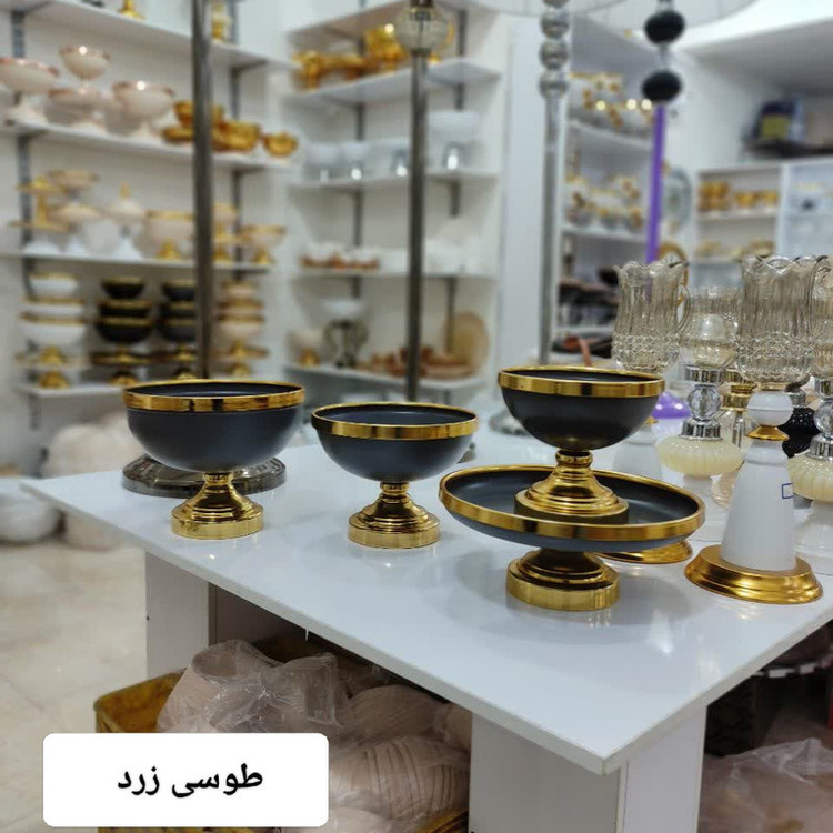 سرویس پذیرایی فلزی پایهدار مدل دایرهای، مجموعه 4 عددی شامل میوهخوری، شیرینیخوری، آجیلخوری و شکلاتخوری، مناسب شستشو با دست