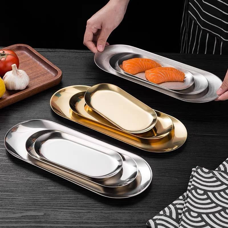 سینی سرو استیل مجموعه سه عددی شامل سایز کوچک 18x8، متوسط 23x9 و بزرگ 26x11 سانتیمتر