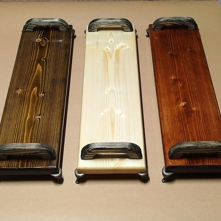 سینی سرو چوب روس طرح دستهدار با پایه فلزی کلاسیک و روکش دو دست جلا، مستطیلی 50×14×4 سانتیمتر، وزن 600 گرم