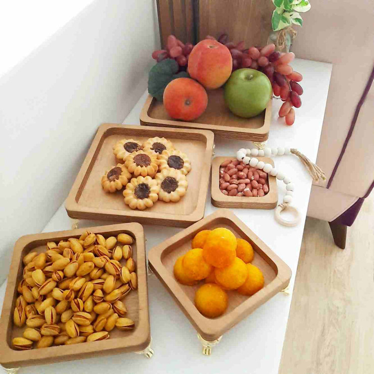 ظرف سرو چوبی پایهدار مدل ply05 مجموعه 5 عددی از چوب روس باکیفیت، ضدآب و بادوام مناسب آجیلخوری، میوهخوری و شکلاتخوری، قابلیت شستوشو با دست و استفاده در میهمانی و پذیرایی