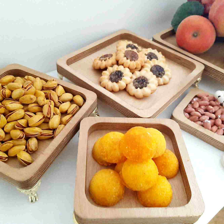 ظرف سرو چوبی پایهدار مدل ply05 مجموعه 5 عددی از چوب روس باکیفیت، ضدآب و بادوام مناسب آجیلخوری، میوهخوری و شکلاتخوری، قابلیت شستوشو با دست و استفاده در میهمانی و پذیرایی
