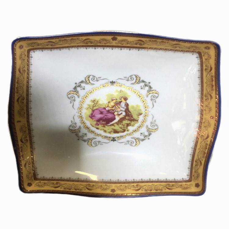 آجیلخوری پایهدار چینی پردیس کاشان مدل لیلی و مجنون فرم مربع مناسب شکلاتخوری و انارخوری ابعاد 22×22×14 سانتیمتر شستشو با دست همراه با جعبه