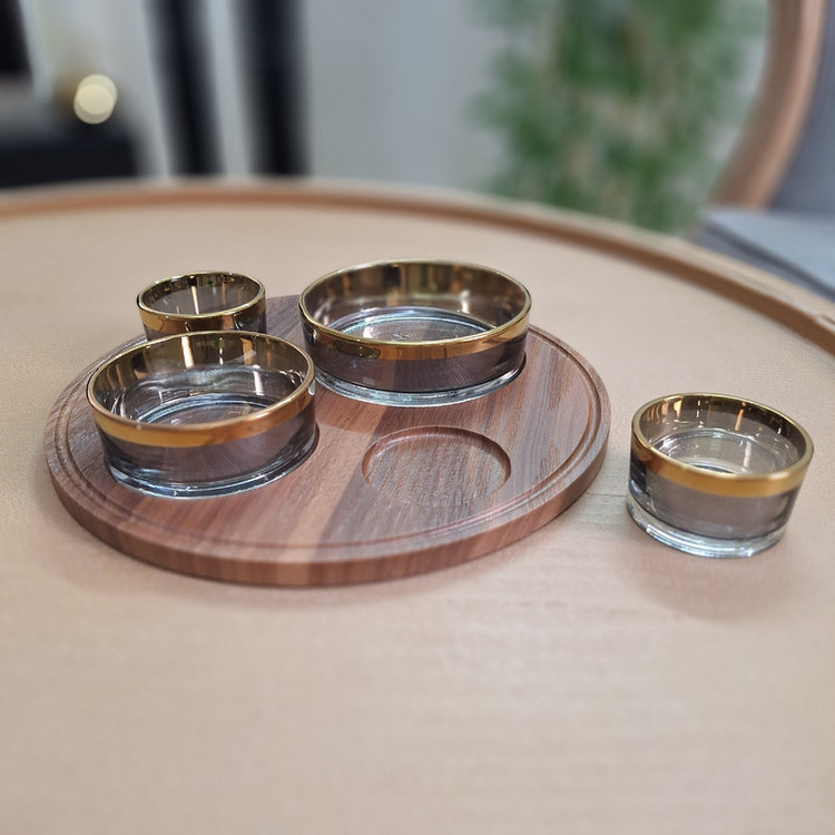 اردورخوری چهار عددی مدل W1420 با سینی چوبی قطر 28.5 سانتیمتر، کاسههای کریستالی در اندازههای متنوع، طراحی دایرهای، ساخت ایران و شستوشو دستی
