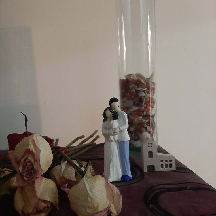 مجسمه سنگی مدل زوج و کودک