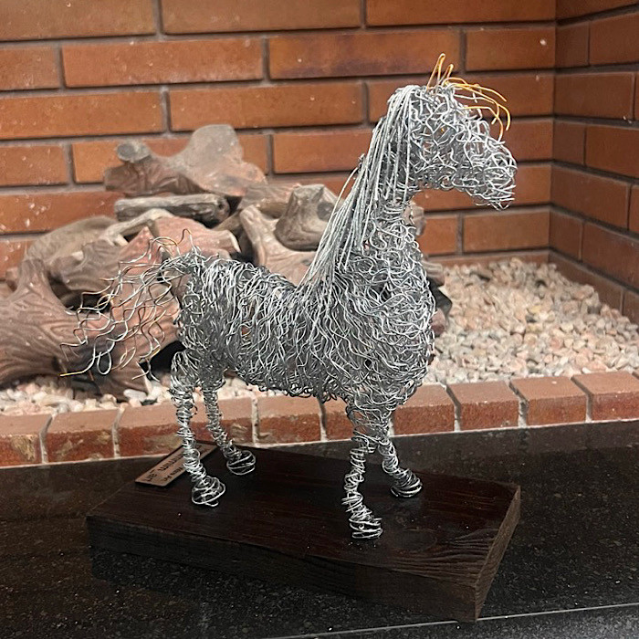 مجسمه سیمی مدل رخش کد ۰۱