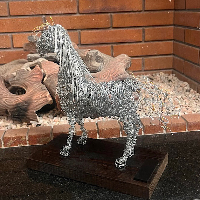 مجسمه سیمی مدل رخش کد ۰۱