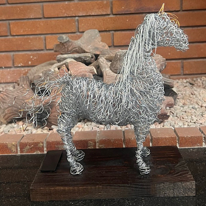 مجسمه سیمی مدل رخش کد ۰۱