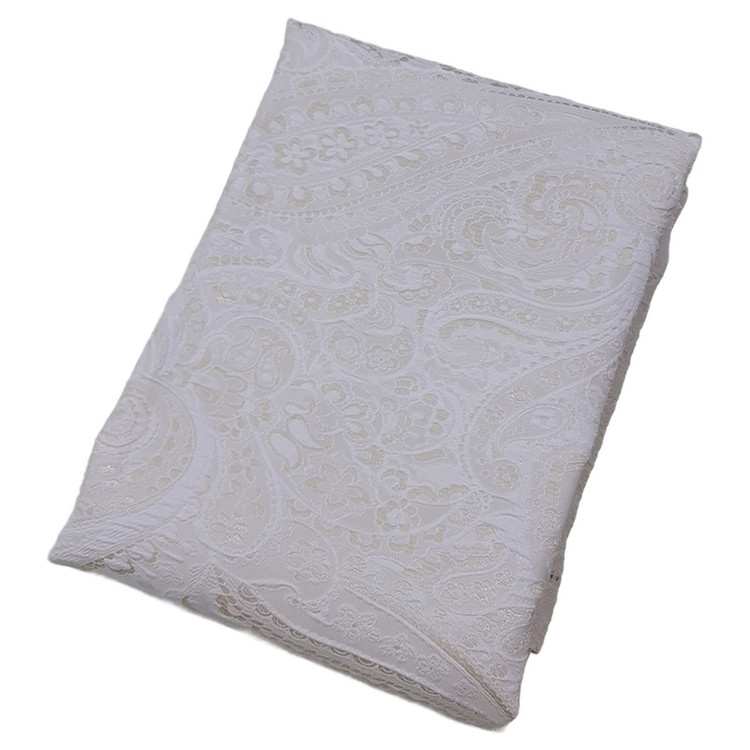 رومیزی رزین تاژ مدل بته جقه سایز 150x150 سانتیمتر