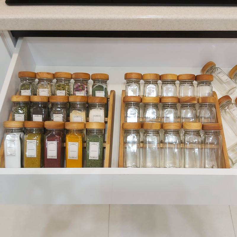 ست جای ادویه ۱۵ پارچه مدل MR-01 به همراه استند
