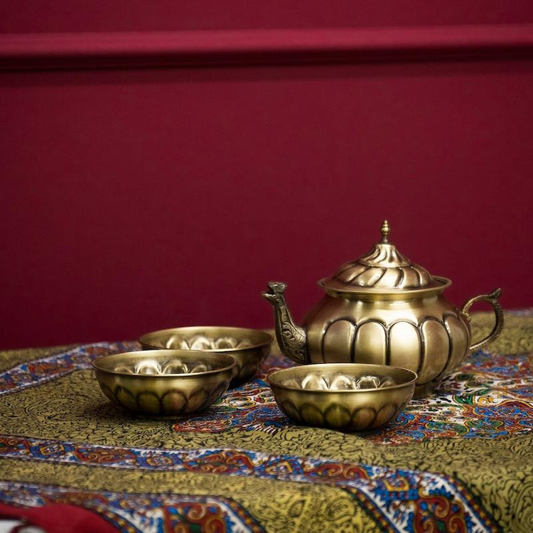 قوری برنجی خشت مدل مامان بزرگ