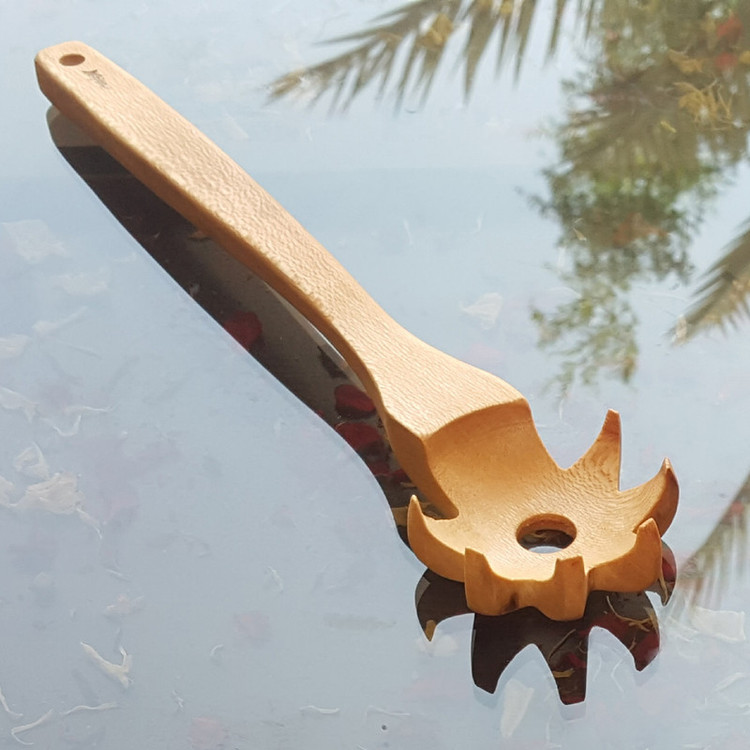 کفگیر ماکارونی چوبلمه مدل mak05