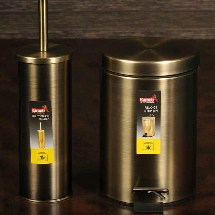 ست
سطل
زباله و
فرچه کاروب مدل 3L